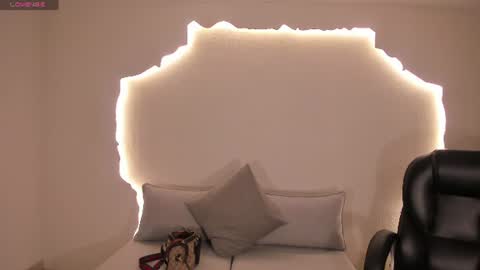 Sophie  Palmer online show from July 2026 12:23:01 PM