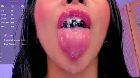 sophierooy online show from December 2024 05:06:02 PM