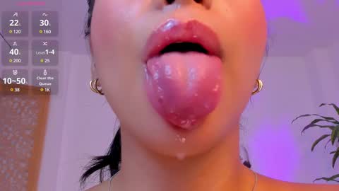 sophierooy online show from March 2025 01:24:02 PM