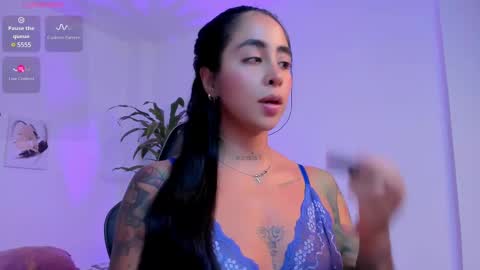 sophierooy online show from March 2025 06:56:01 PM