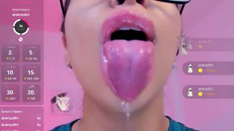 sophierooy online show from November 2025 04:07:01 PM