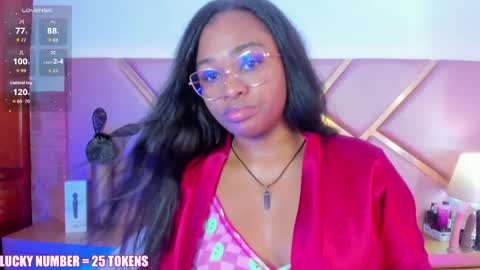 Snapshot of sophiesinclair chatting on May 2026 12:22:02 PM Sophie online show from May 2026 12:22:02 PM
