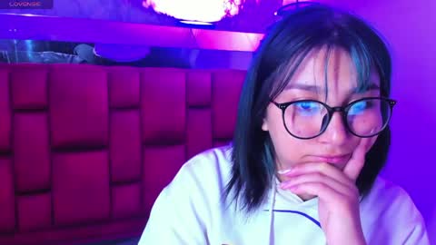   Sophie  online show from April 2026 06:49:01 PM