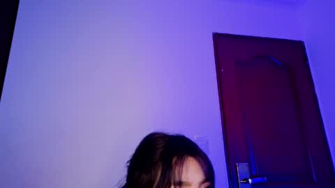   Sophie  online show from May 2026 07:01:01 PM