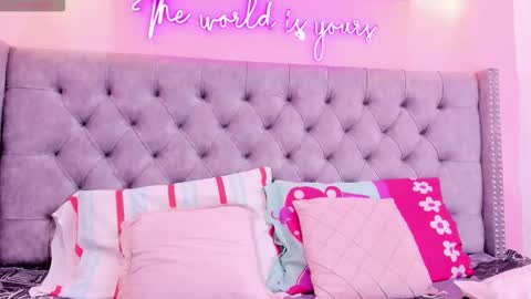 Snapshot of sophiia_77 chatting on October 2025 12:28:02 PM Sophii online show from October 2025 12:28:02 PM