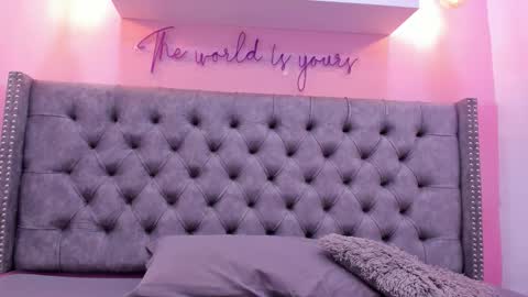 Snapshot of sophiia_77 chatting on February 2026 07:06:01 PM Sophii online show from February 2026 07:06:01 PM