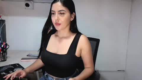 Snapshot of sophiie_blakee chatting on May 2026 12:04:01 AM Sophiee online show from May 2026 12:04:01 AM