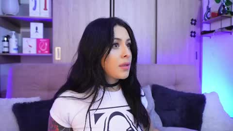 Sophiie online show from April 2026 04:23:02 AM