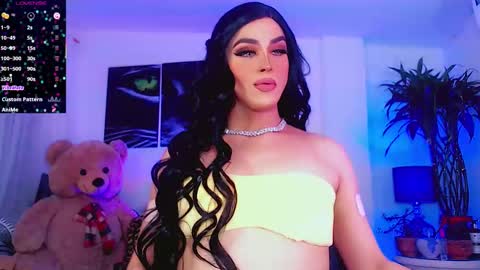 Sophie Sweet online show from September 2025 09:20:02 AM