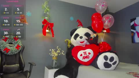 Sophie Taylor online show from December 2024 11:14:01 PM