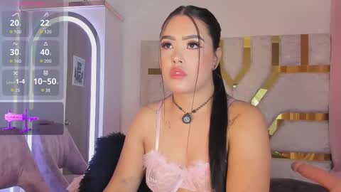 Snapshot of sophy_champagne chatting on December 2025 02:30:02 AM sophy online show from December 2025 02:30:02 AM