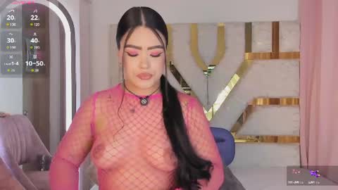 Snapshot of sophy_champagne chatting on June 2026 12:46:02 AM sophy online show from June 2026 12:46:02 AM