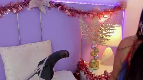 Sophy online show from December 2025 12:00:02 PM