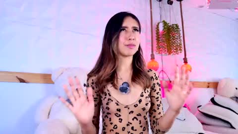 Sophie online show from May 2026 01:07:01 PM