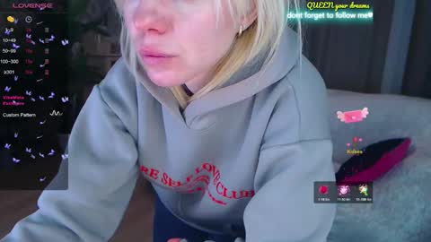 Snapshot of soul_liza chatting on December 2025 01:02:02 AM Lisa online show from December 2025 01:02:02 AM