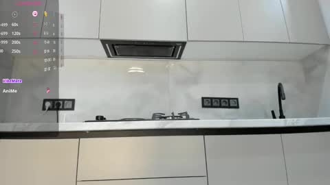 Mia online show from September 2025 03:18:02 AM