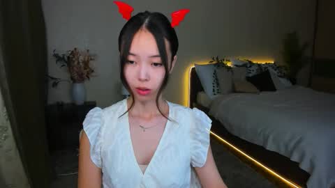 Snapshot of soulharmoonyy chatting on October 2025 01:17:02 PM soulharmoonyy online show from October 2025 01:17:02 PM