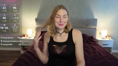 Snapshot of soulmategirl chatting on December 2025 10:09:02 AM SoulMate online show from December 2025 10:09:02 AM