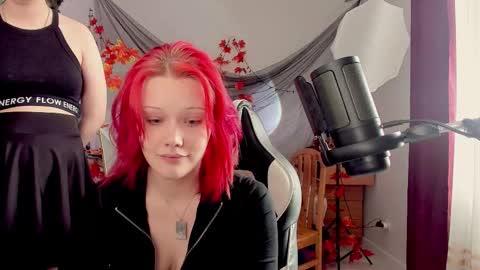 Snapshot of sova_energy chatting on October 2025 10:27:02 AM Leah online show from October 2025 10:27:02 AM