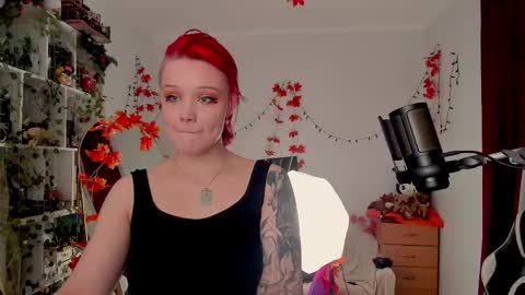 Snapshot of sova_energy chatting on October 2025 02:45:02 PM Leah online show from October 2025 02:45:02 PM