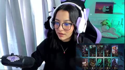 Lili online show from January 2025 06:07:01 PM