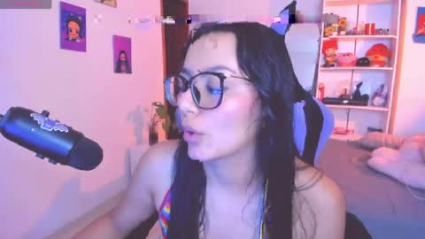 Lili online show from April 2026 11:07:01 PM