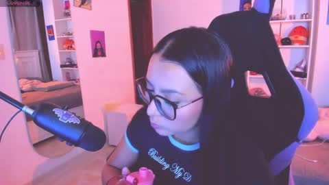Lili online show from May 2026 11:36:01 PM