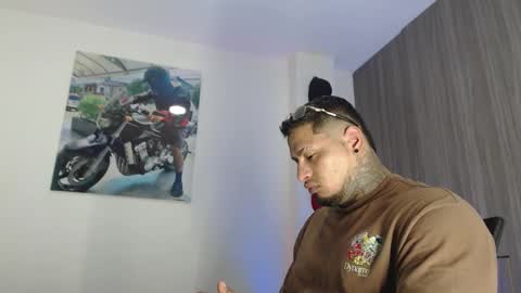 soy_apolo online show from October 2025 04:39:02 PM