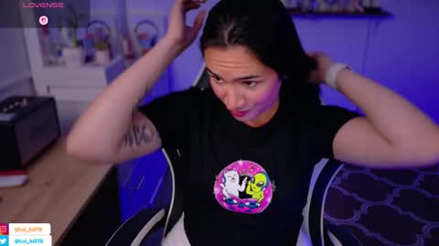 Luisa    online show from November 2025 12:42:01 AM