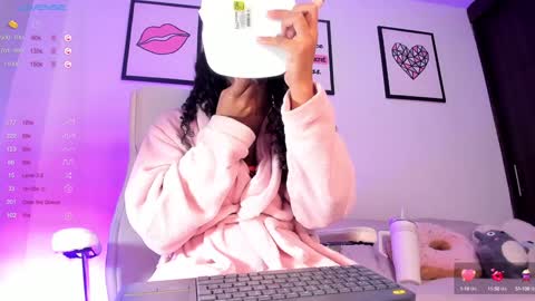 Juliana online show from December 2024 08:01:02 PM