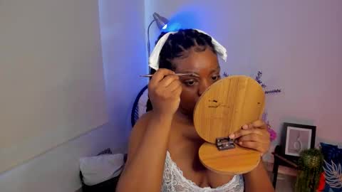 Maria  online show from October 2025 04:06:02 PM