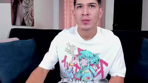 Snapshot of soyraydimarco_ chatting on October 2025 01:52:01 PM RayDimarco independent model online show from October 2025 01:52:01 PM