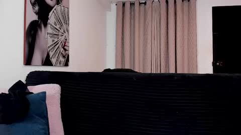 Snapshot of soyraydimarco_ chatting on October 2025 11:57:01 PM RayDimarco independent model online show from October 2025 11:57:01 PM