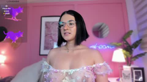 Snapshot of soysaraa_ chatting on December 2024 04:20:02 AM Aleja online show from December 2024 04:20:02 AM