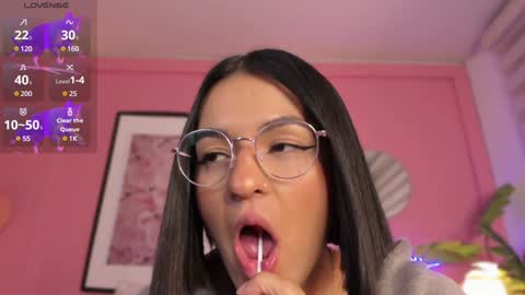 Snapshot of soysaraa_ chatting on December 2024 10:48:01 AM Aleja online show from December 2024 10:48:01 AM