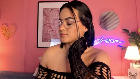 Snapshot of soysaraa_ chatting on February 2025 11:10:01 AM Aleja online show from February 2025 11:10:01 AM