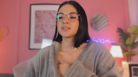 Snapshot of soysaraa_ chatting on February 2025 11:46:02 AM Aleja online show from February 2025 11:46:02 AM