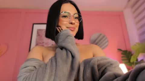 Snapshot of soysaraa_ chatting on February 2025 08:18:02 AM Aleja online show from February 2025 08:18:02 AM