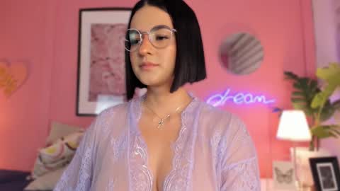 Snapshot of soysaraa_ chatting on February 2025 05:02:01 AM Aleja online show from February 2025 05:02:01 AM