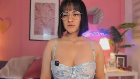 Snapshot of soysaraa_ chatting on September 2025 06:04:02 AM Aleja online show from September 2025 06:04:02 AM