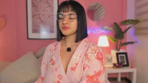 Snapshot of soysaraa_ chatting on October 2025 05:38:02 AM Aleja online show from October 2025 05:38:02 AM