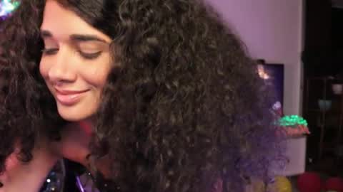 Snapshot of soytropicalfruit chatting on December 2024 06:19:02 AM You want to talk to me more personal follow me in My Channel VIP 50 the discount online show from December 2024 06:19:02 AM