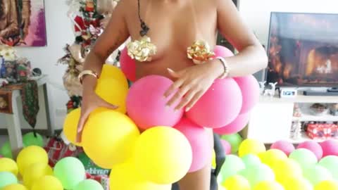 Snapshot of soytropicalfruit chatting on December 2024 07:55:01 PM You want to talk to me more personal follow me in My Channel VIP 50 the discount online show from December 2024 07:55:01 PM