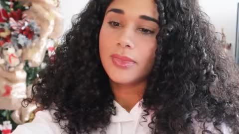 Snapshot of soytropicalfruit chatting on January 2025 08:05:02 PM You want to talk to me more personal follow me in My Channel VIP 50 the discount online show from January 2025 08:05:02 PM