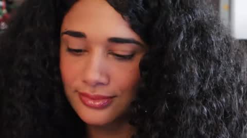 Snapshot of soytropicalfruit chatting on January 2025 08:10:01 PM You want to talk to me more personal follow me in My Channel VIP 50 the discount online show from January 2025 08:10:01 PM