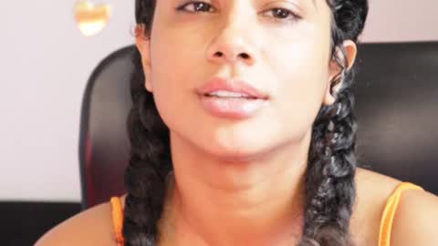 Snapshot of soytropicalfruit chatting on January 2025 09:41:01 PM You want to talk to me more personal follow me in My Channel VIP 50 the discount online show from January 2025 09:41:01 PM