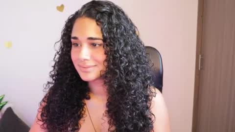 Snapshot of soytropicalfruit chatting on January 2025 10:07:02 PM You want to talk to me more personal follow me in My Channel VIP 50 the discount online show from January 2025 10:07:02 PM