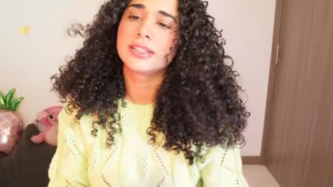 Snapshot of soytropicalfruit chatting on February 2025 09:50:02 PM You want to talk to me more personal follow me in My Channel VIP 50 the discount online show from February 2025 09:50:02 PM