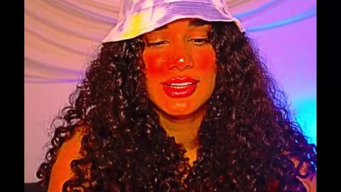 Snapshot of soytropicalfruit chatting on March 2025 04:50:02 AM You want to talk to me more personal follow me in My Channel VIP 50 the discount online show from March 2025 04:50:02 AM