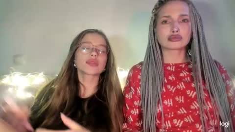 Viki and Chloe online show from July 2026 11:51:02 PM
